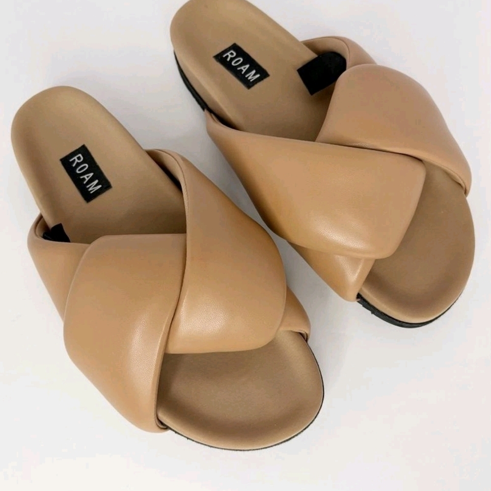 ROAM Women's Tan Slide Sandals
